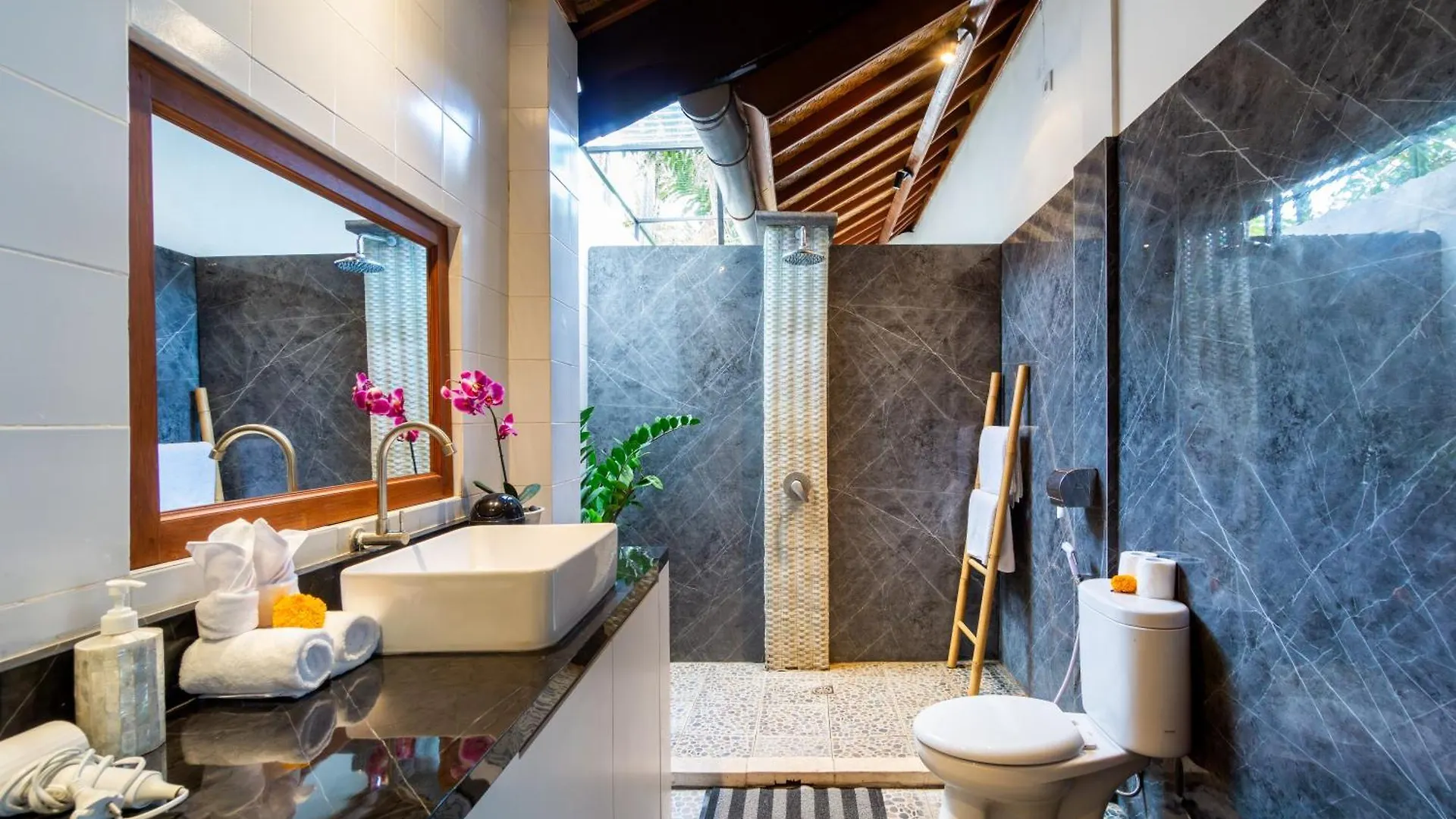 Villa Simara Seminyak  Indonesia